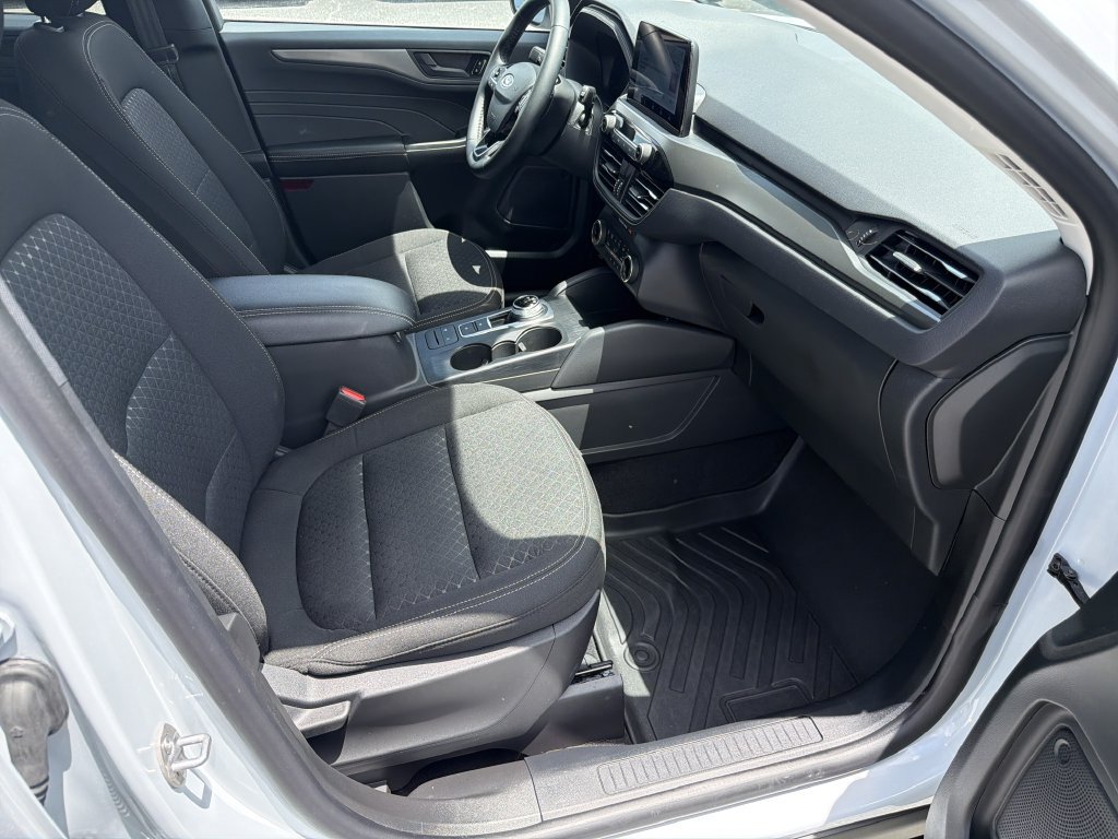 Used 2026 Ford Escape Active w/ Cold Weather Package FWD image 14