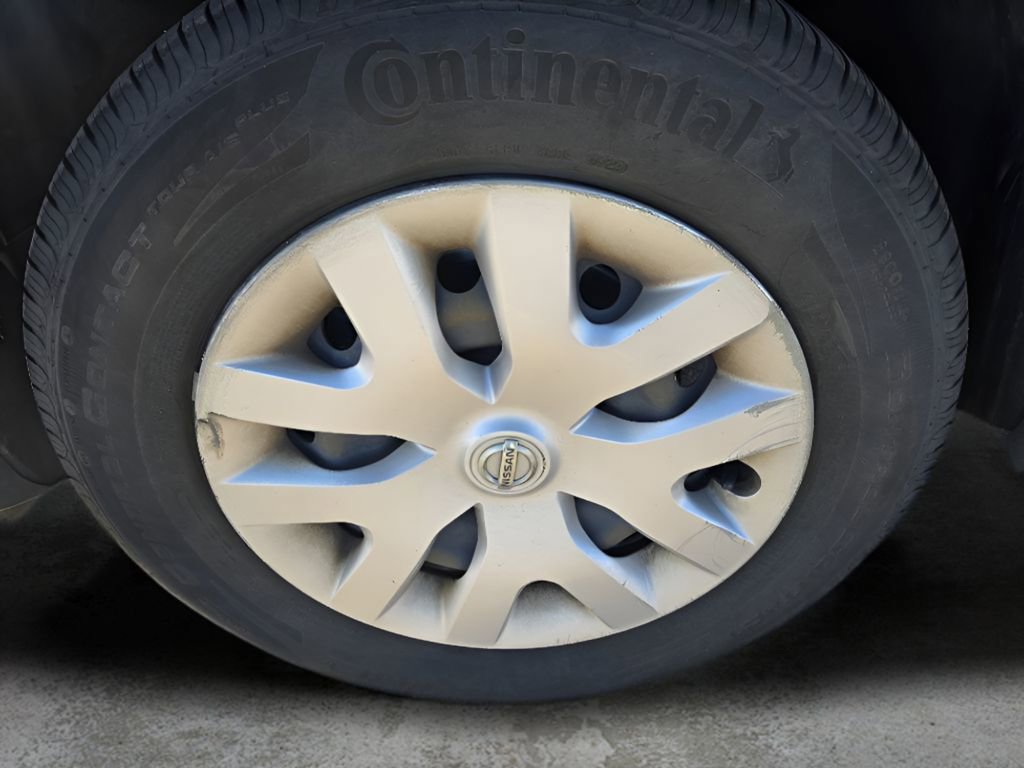 Used 2019 Nissan Rogue Sport S image 9