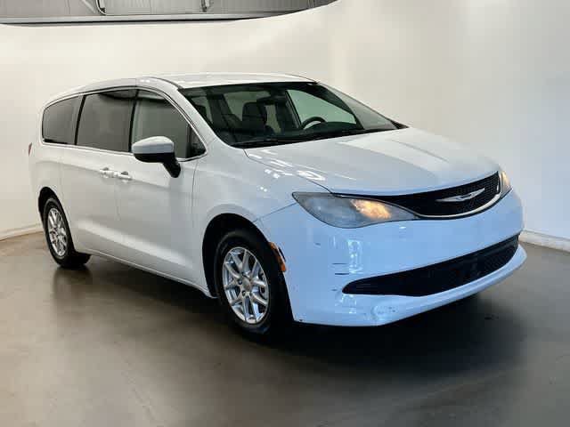 Used 2022 Chrysler Voyager LX FWD image 33