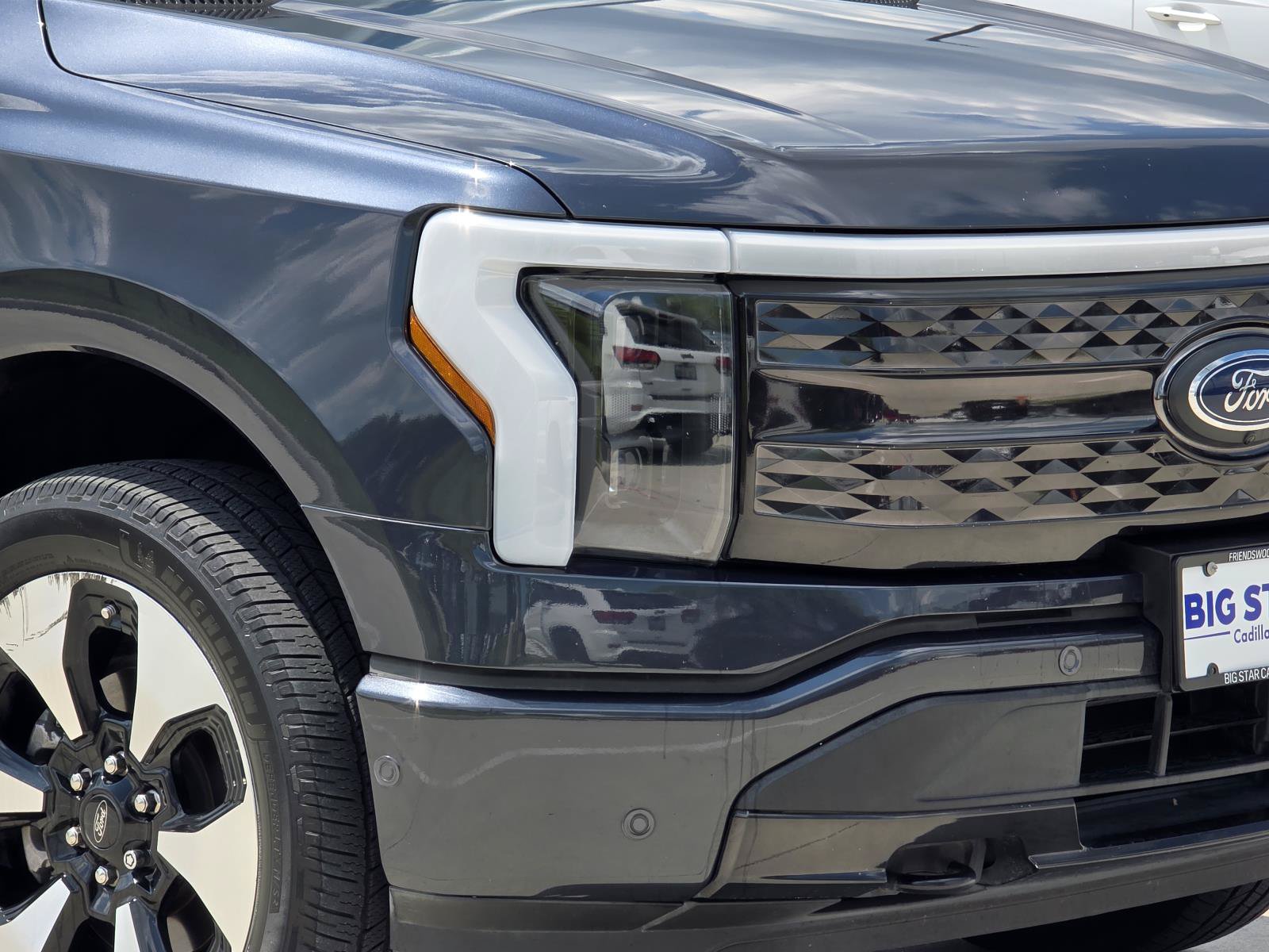 Used 2022 Ford F150 Lightning Platinum AWD/4WD image 8