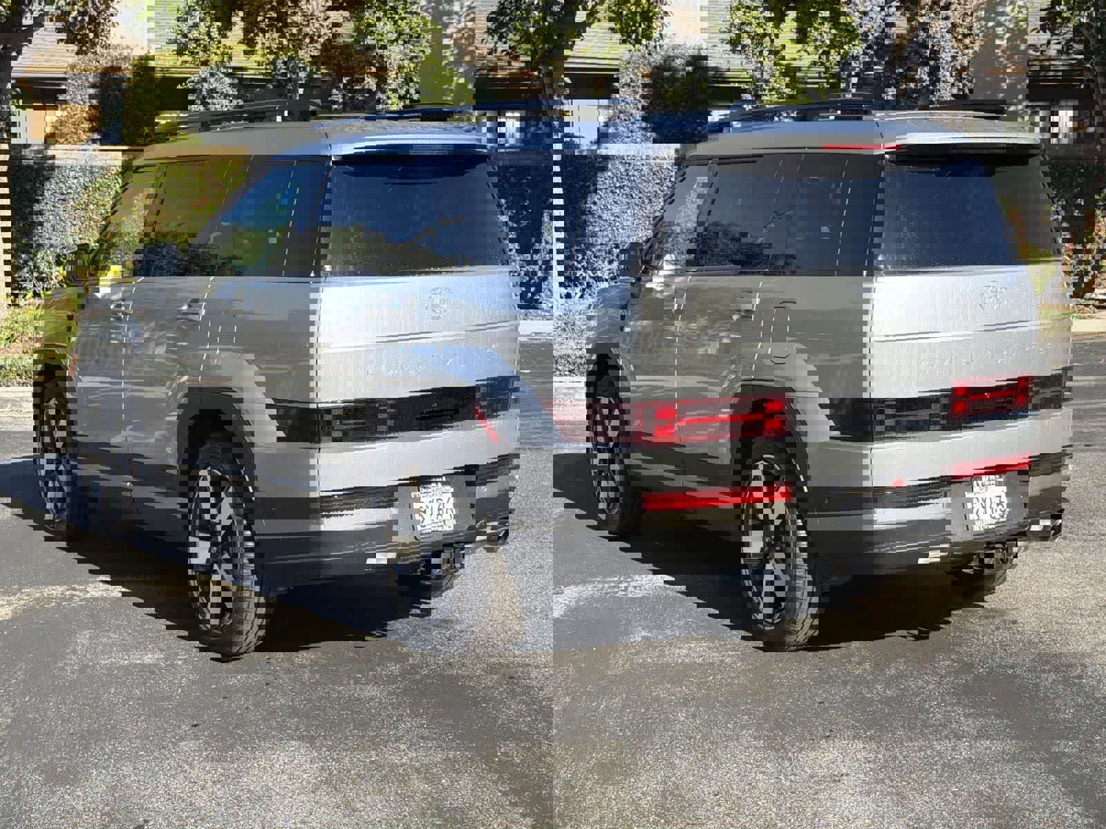 Certified 2025 Hyundai Santa Fe Limited w/ Tow & Go Package image 6