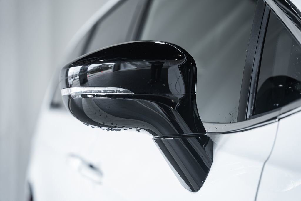 Used 2025 Chrysler Pacifica Select image 17