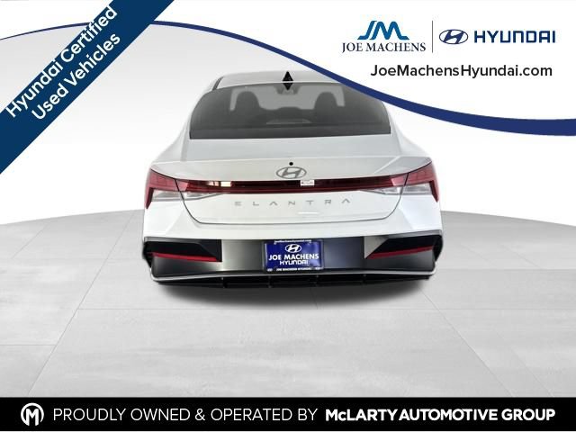 Certified 2025 Hyundai Elantra SEL FWD image 9