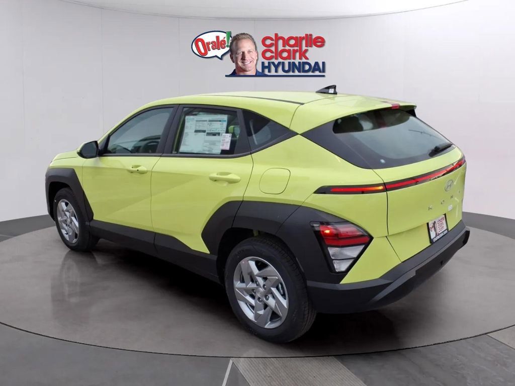New 2026 Hyundai Kona SE image 3