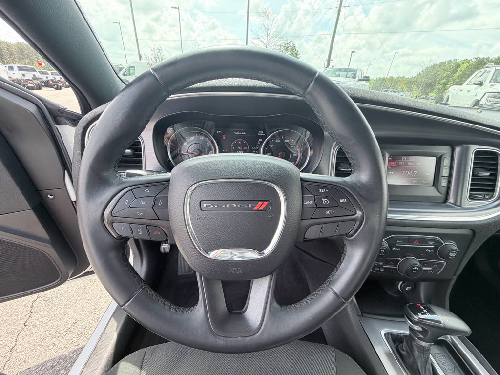 Used 2017 Dodge Charger SE w/ Popular Equipment Group image 10