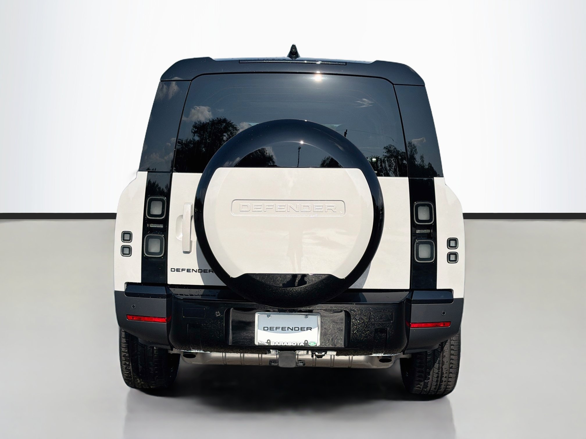 New 2026 Land Rover Defender 130 S AWD/4WD image 4