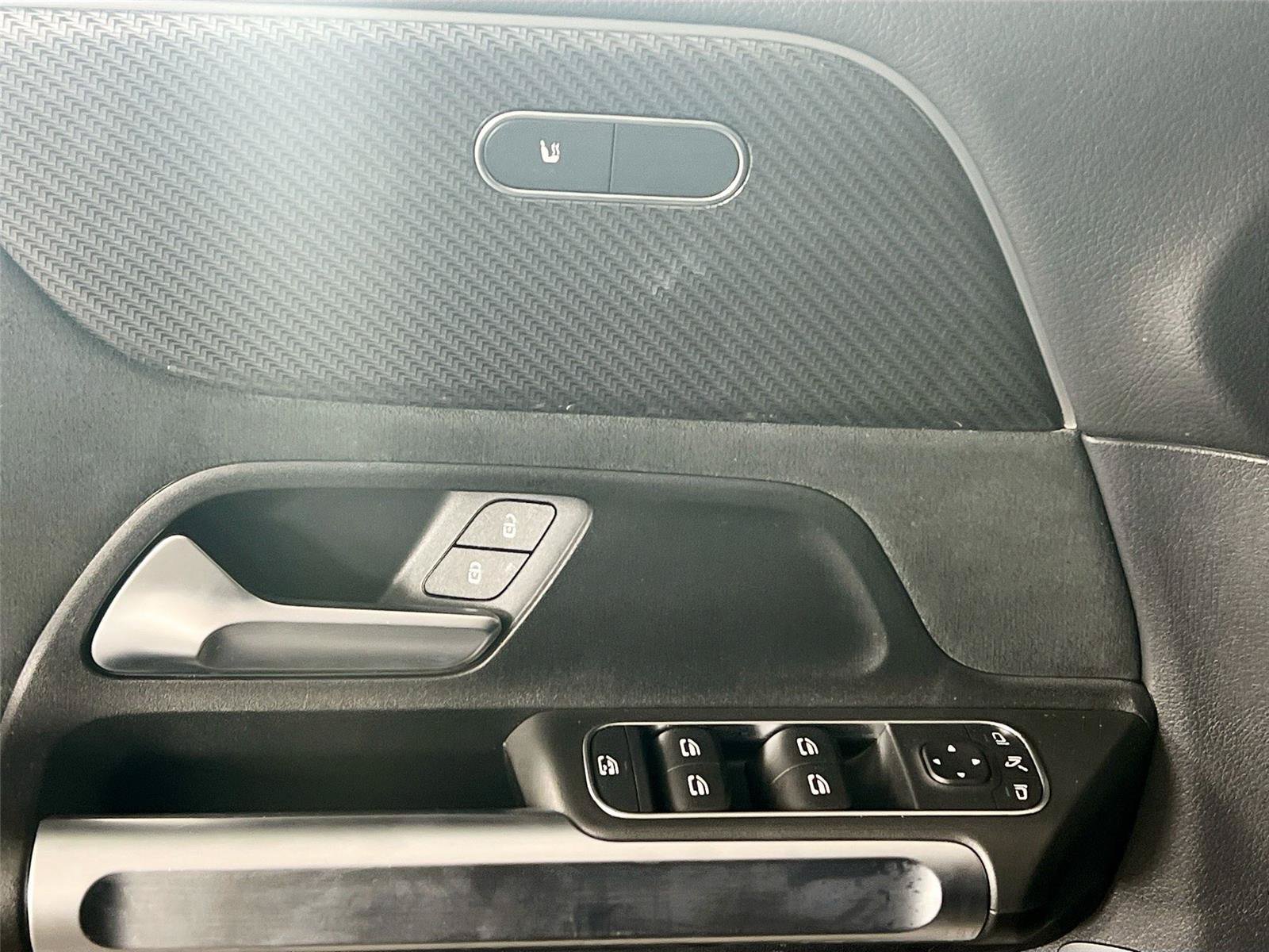 Used 2022 Mercedes-Benz GLB 250 4MATIC image 19