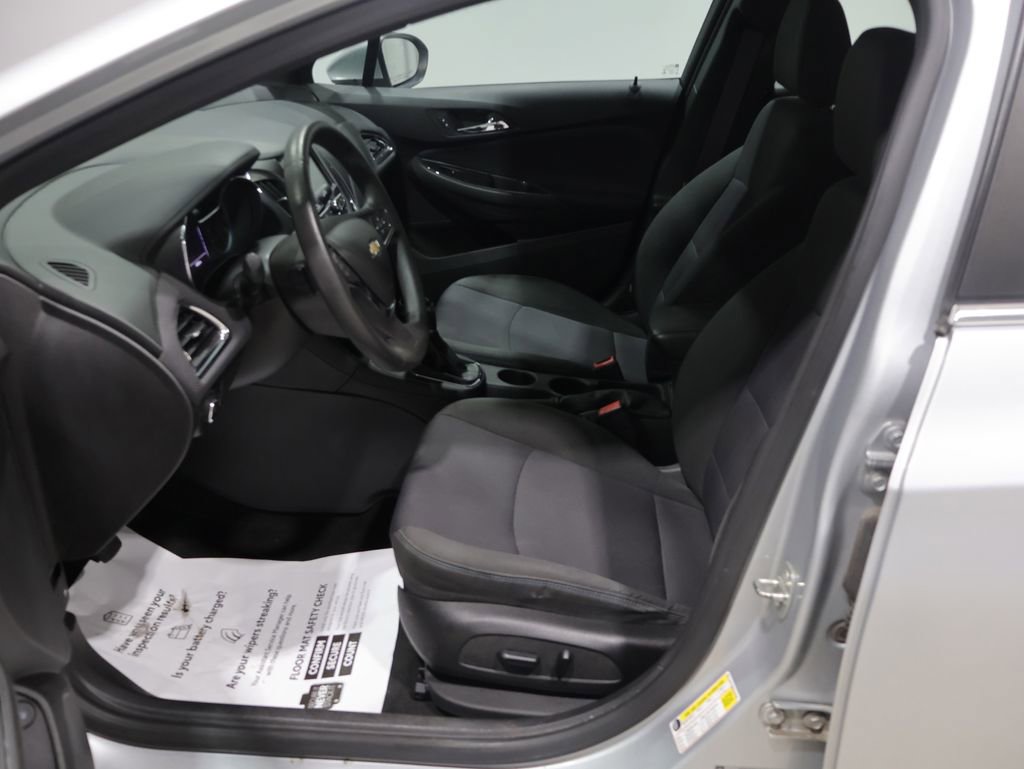 Used 2016 Chevrolet Cruze LT w/ Convenience Package image 11