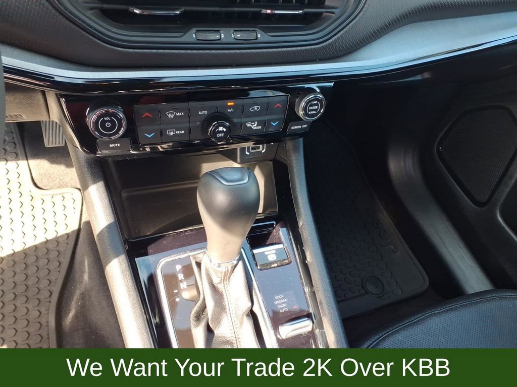Used 2025 Jeep Compass Trailhawk w/ Trailhawk Elite Group AWD/4WD image 14