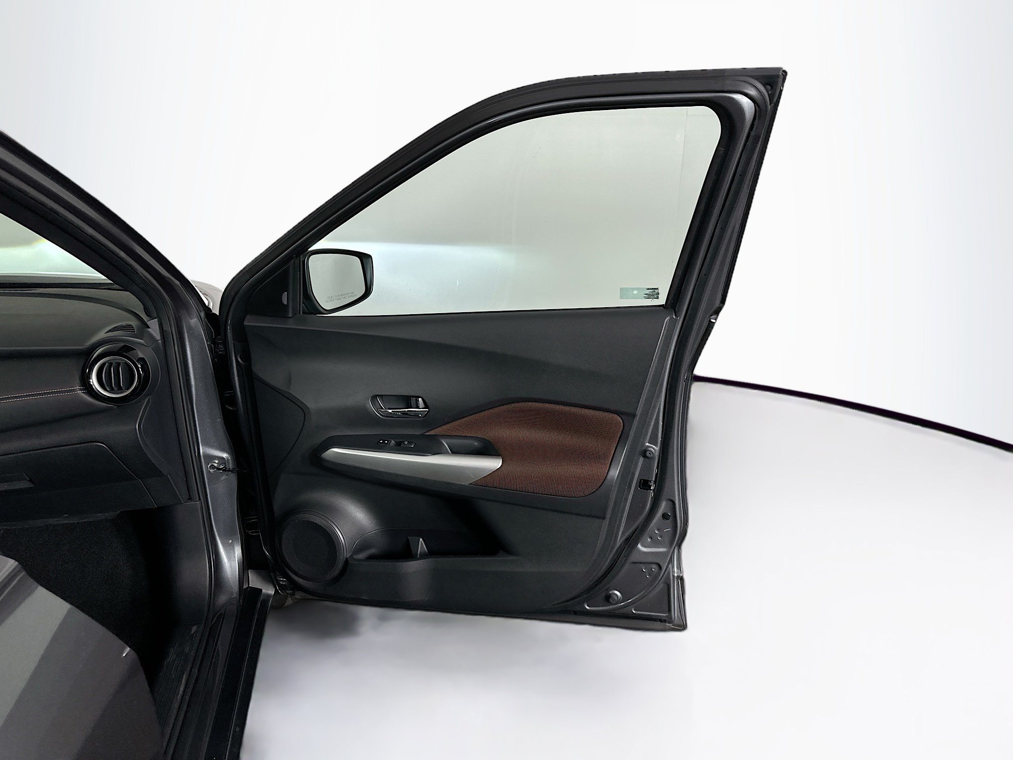 Used 2020 Nissan Kicks SR FWD image 28