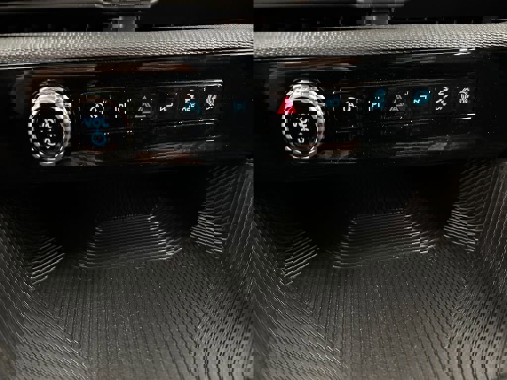 Used 2025 Ford Explorer ST-Line image 30