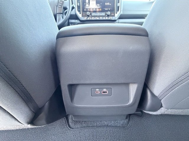 Certified 2025 Nissan Frontier SV image 27