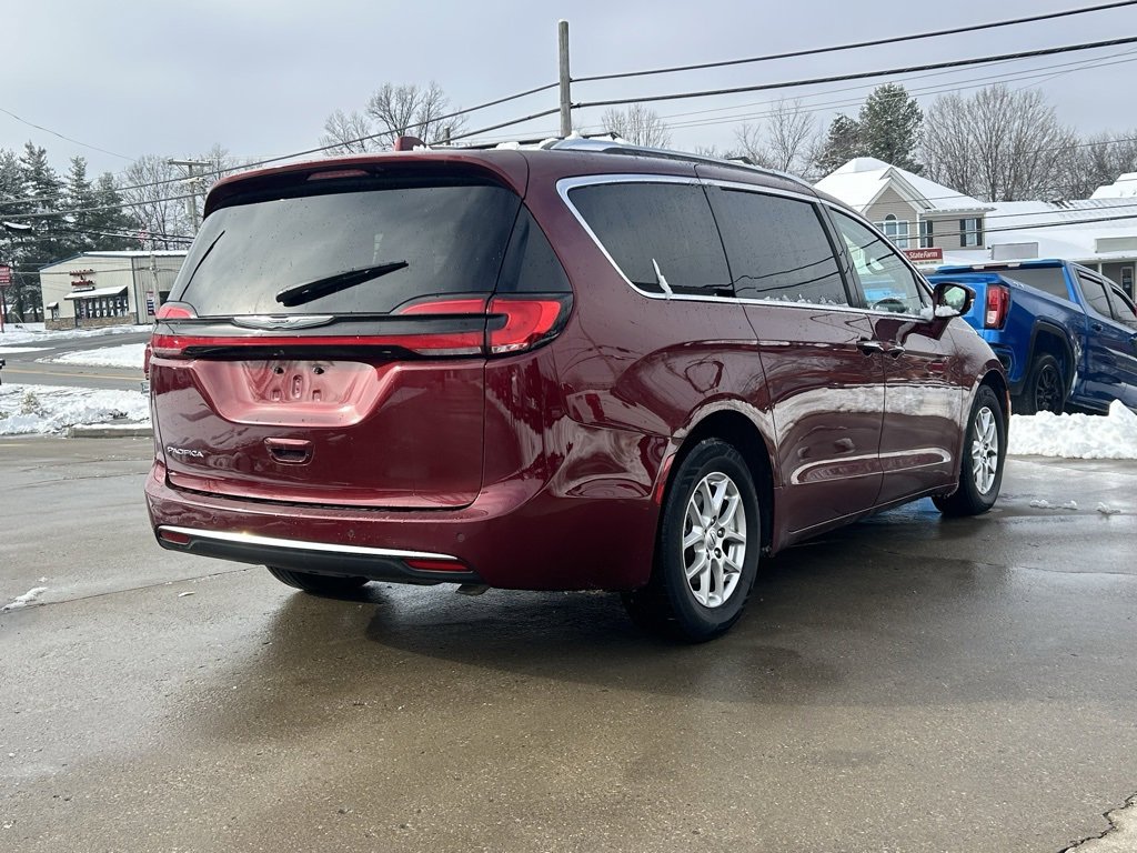 Used 2021 Chrysler Pacifica Touring-L image 6