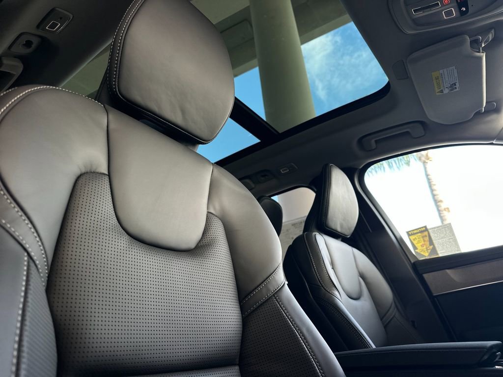 New 2026 Volvo XC90 B6 Ultra image 17