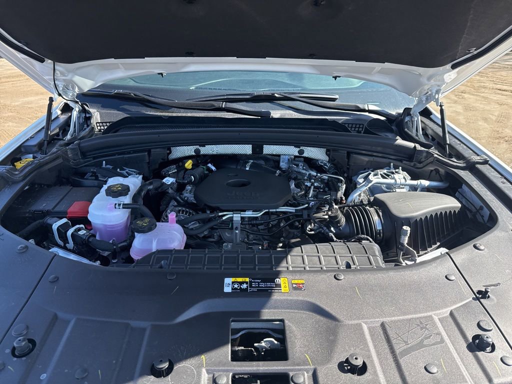 New 2026 Jeep Grand Cherokee Altitude image 32