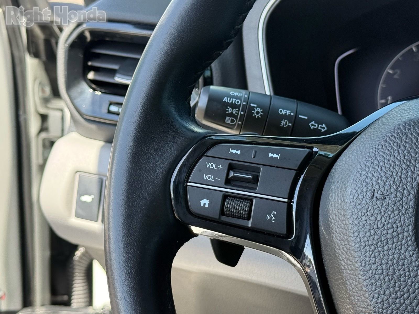 Certified 2025 Honda Pilot EX-L image 18