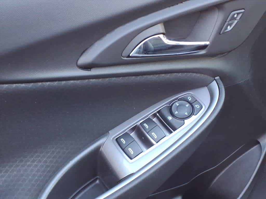 Used 2024 Chevrolet Malibu LT FWD image 11