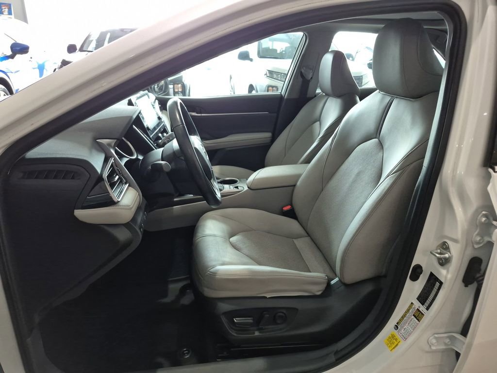 Used 2022 Toyota Camry XLE FWD image 10