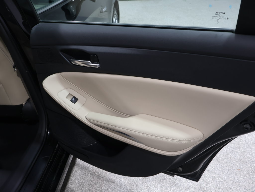 Used 2021 Toyota Avalon XLE w/ Carpet Mat Package (TMS) FWD image 21