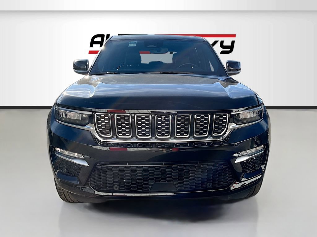 Used 2023 Jeep Grand Cherokee Summit image 2