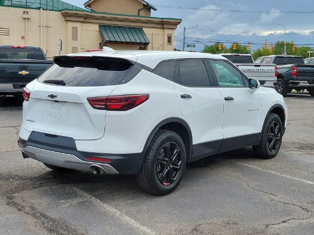 Certified 2025 Chevrolet Blazer LT FWD image 8