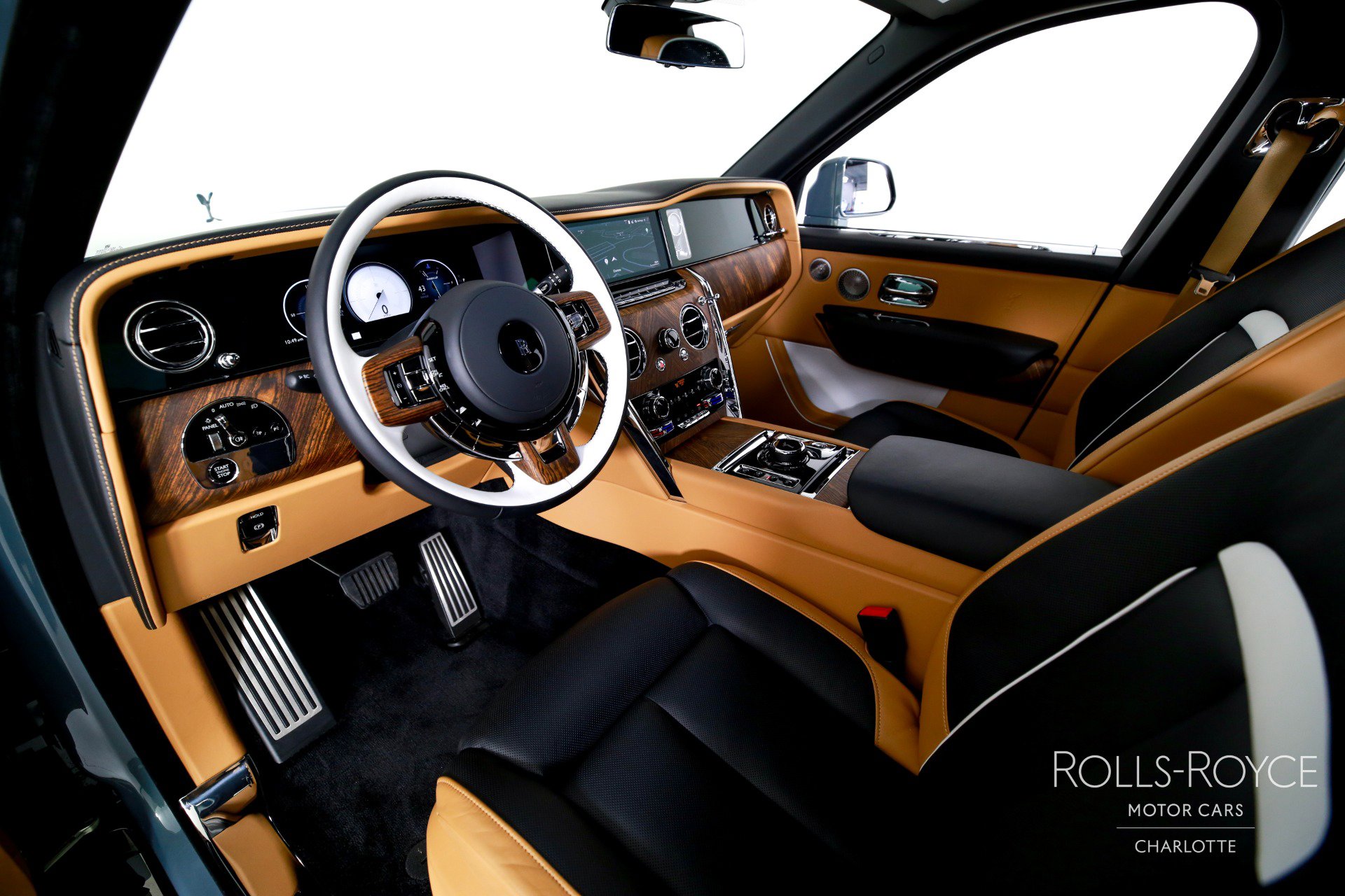 Used 2025 Rolls-Royce Cullinan image 4