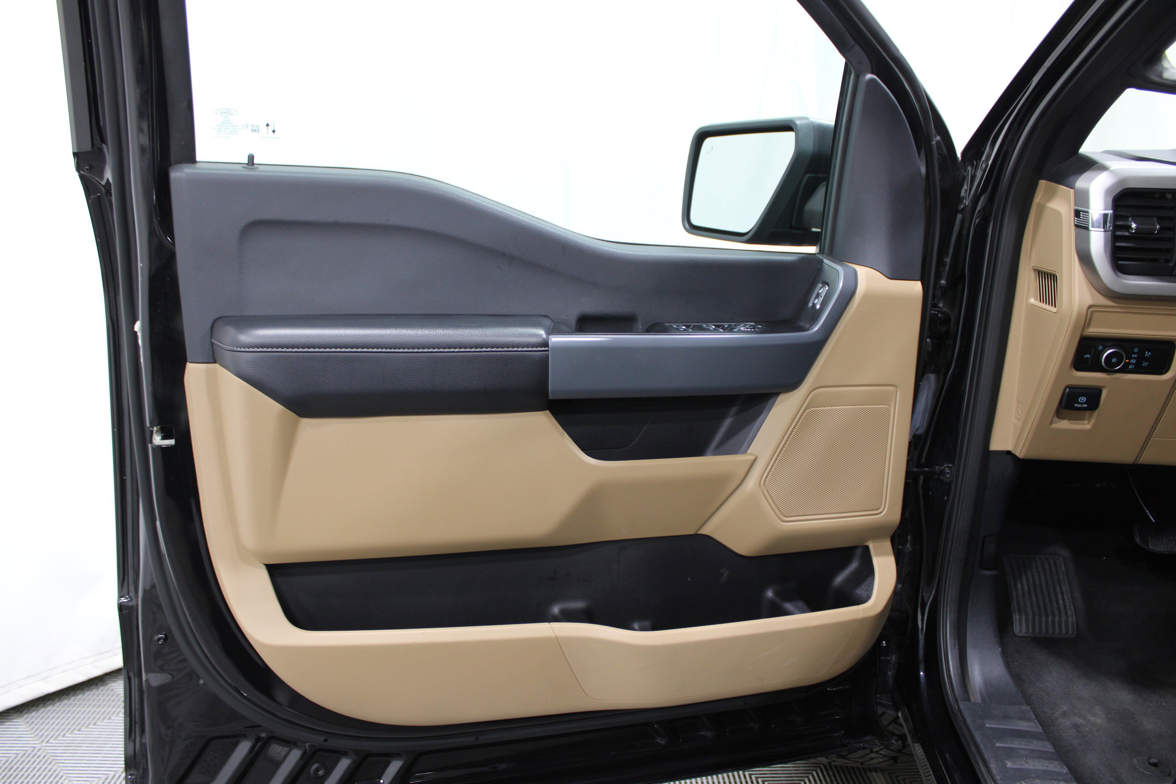 Used 2023 Ford F150 XLT image 6