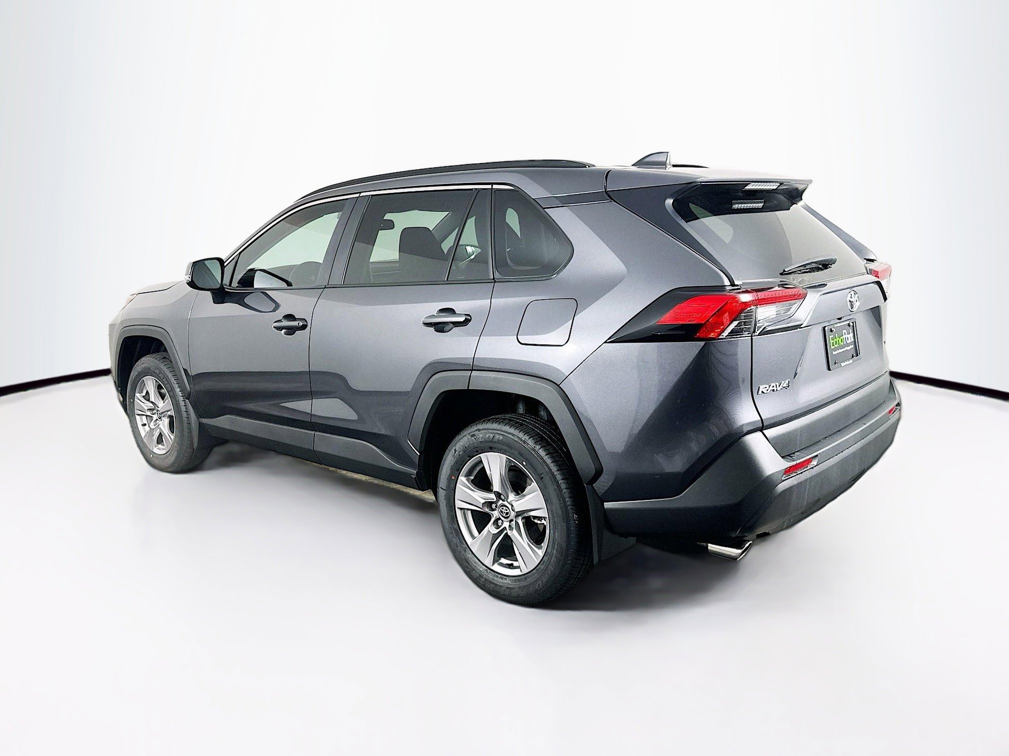 Used 2025 Toyota RAV4 XLE w/ Convenience Package image 5