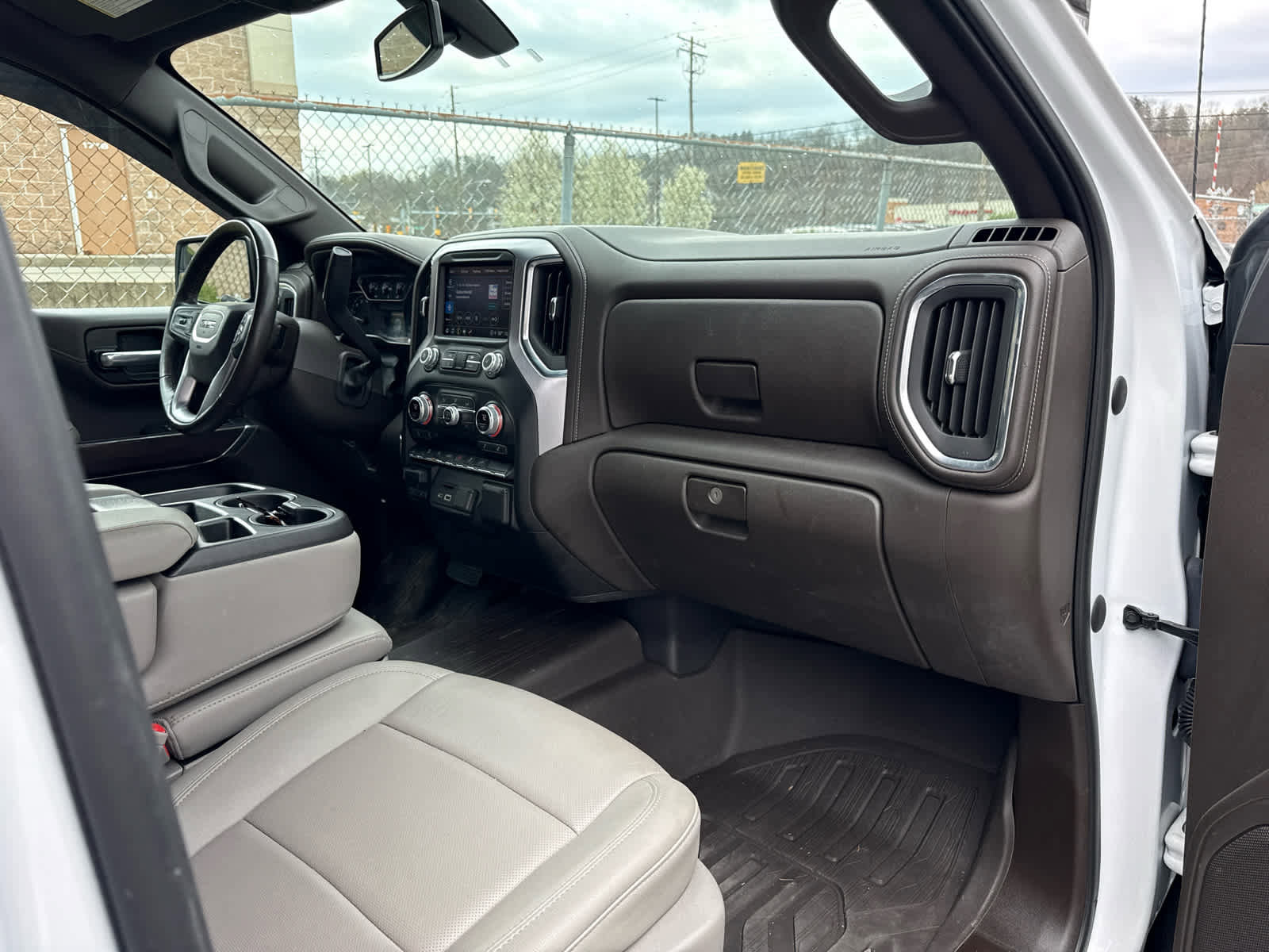Used 2021 GMC Sierra 1500 SLT image 28