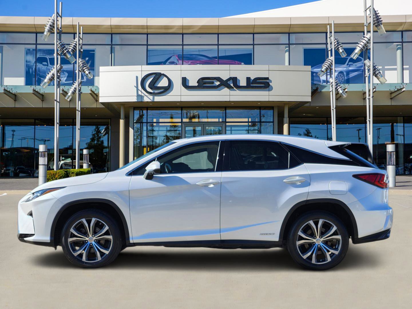 Used 2017 Lexus RX 450h AWD image 3