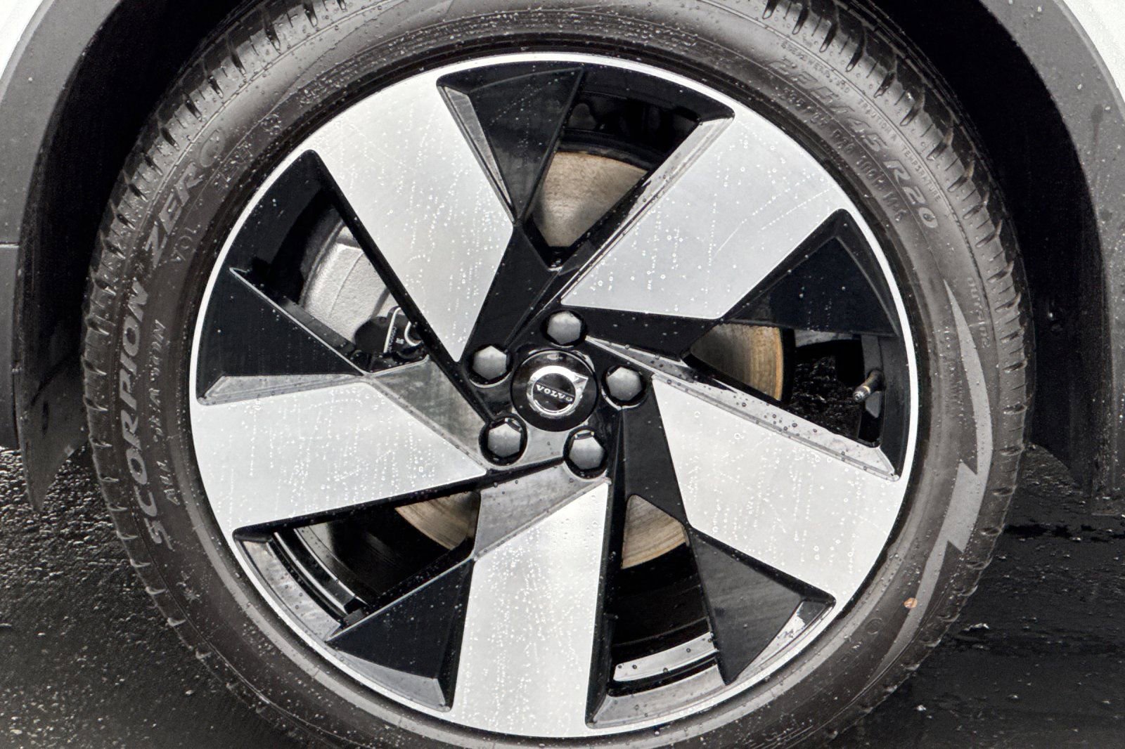 New 2026 Volvo EX40 Plus w/ Climate Package image 11