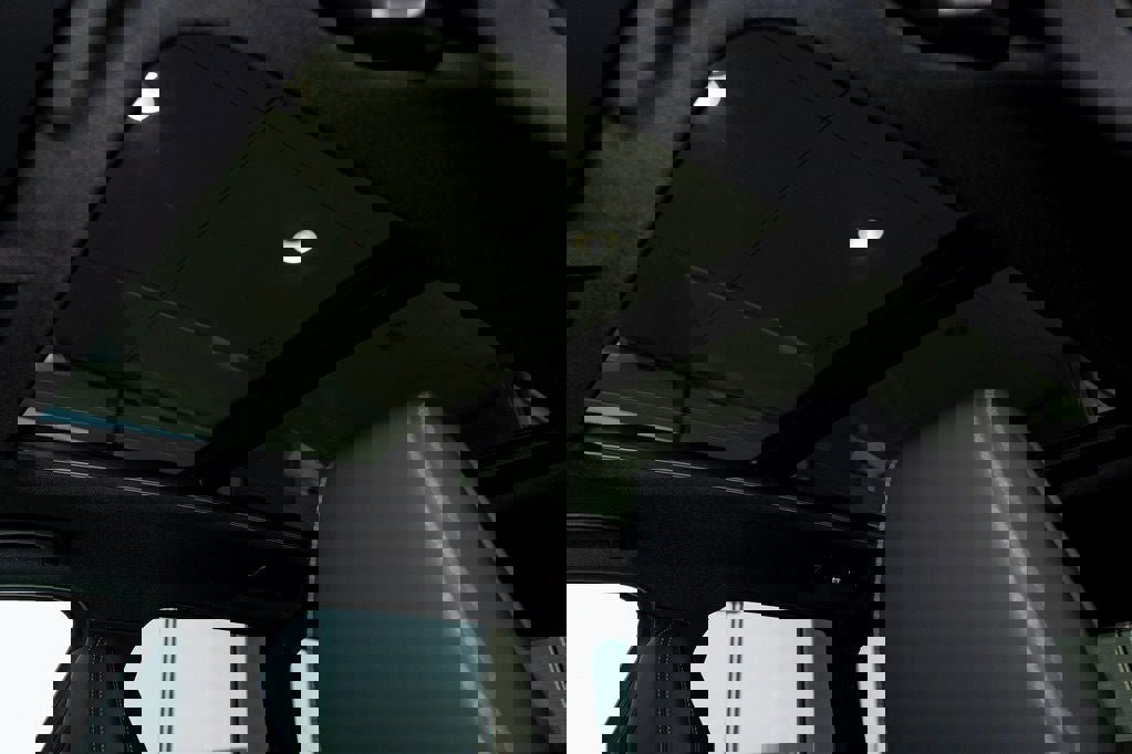 Used 2025 BMW X1 xDrive28i w/ Technology Package image 21