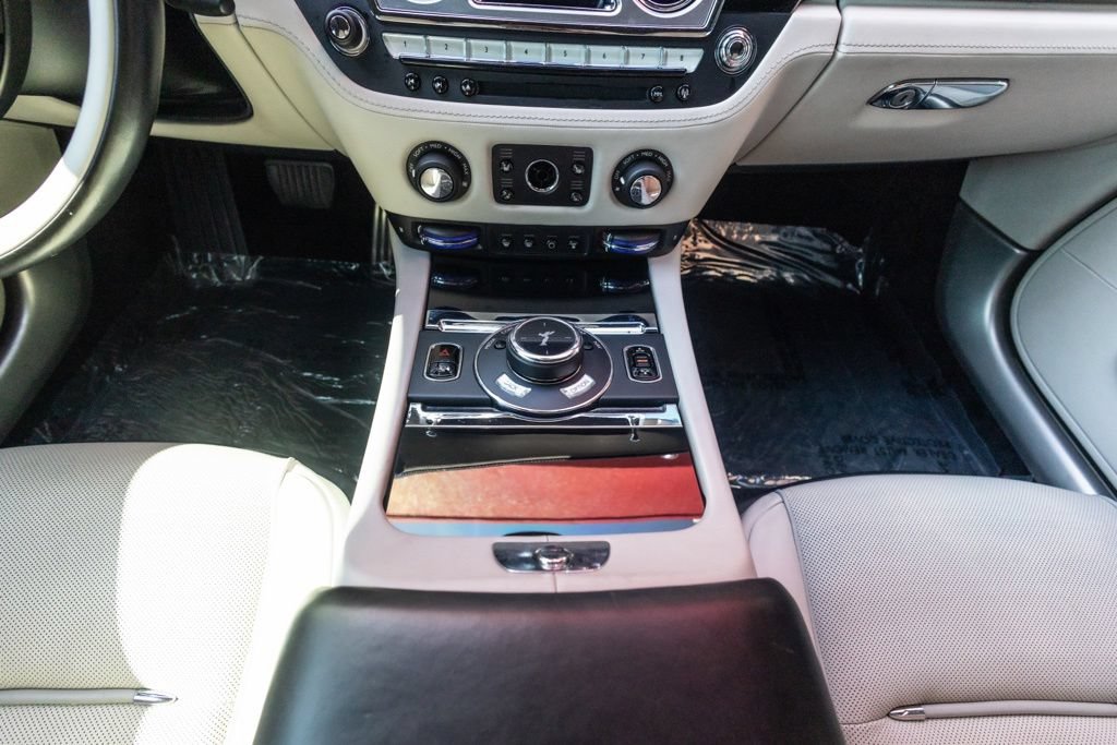 Used 2019 Rolls-Royce Wraith RWD image 30