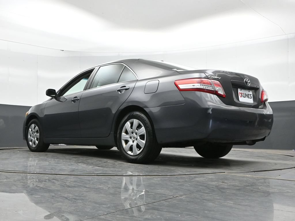 Used 2010 Toyota Camry LE FWD image 41