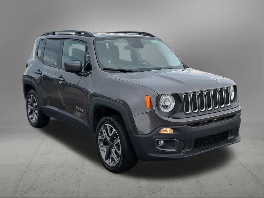 Used 2017 Jeep Renegade Latitude w/ Cold Weather Group AWD/4WD image 8