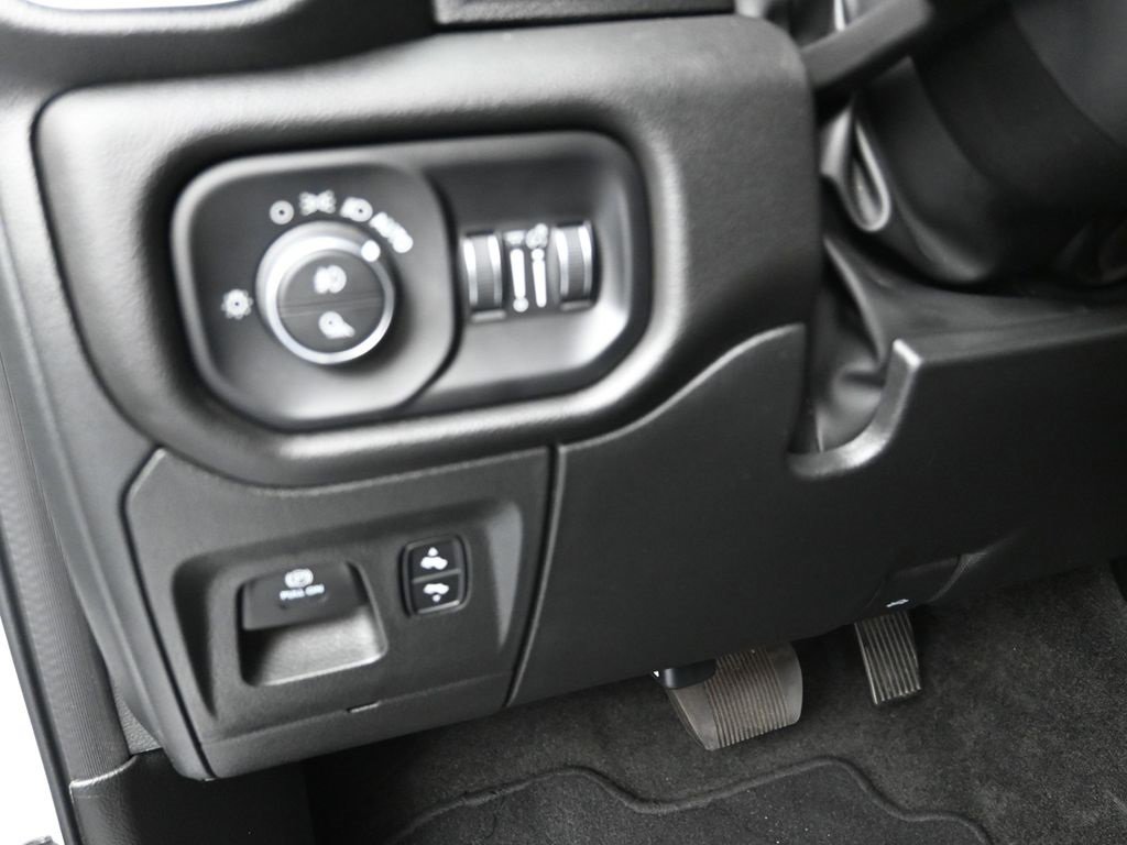 Used 2023 RAM 1500 Laramie image 12