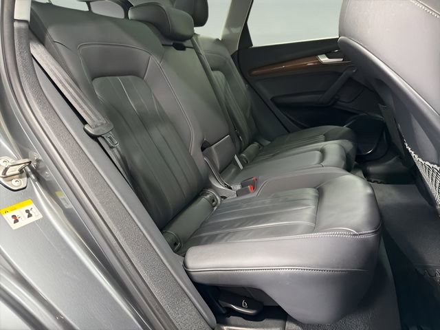 Used 2023 Audi Q5 2.0T Premium w/ Convenience Package image 30