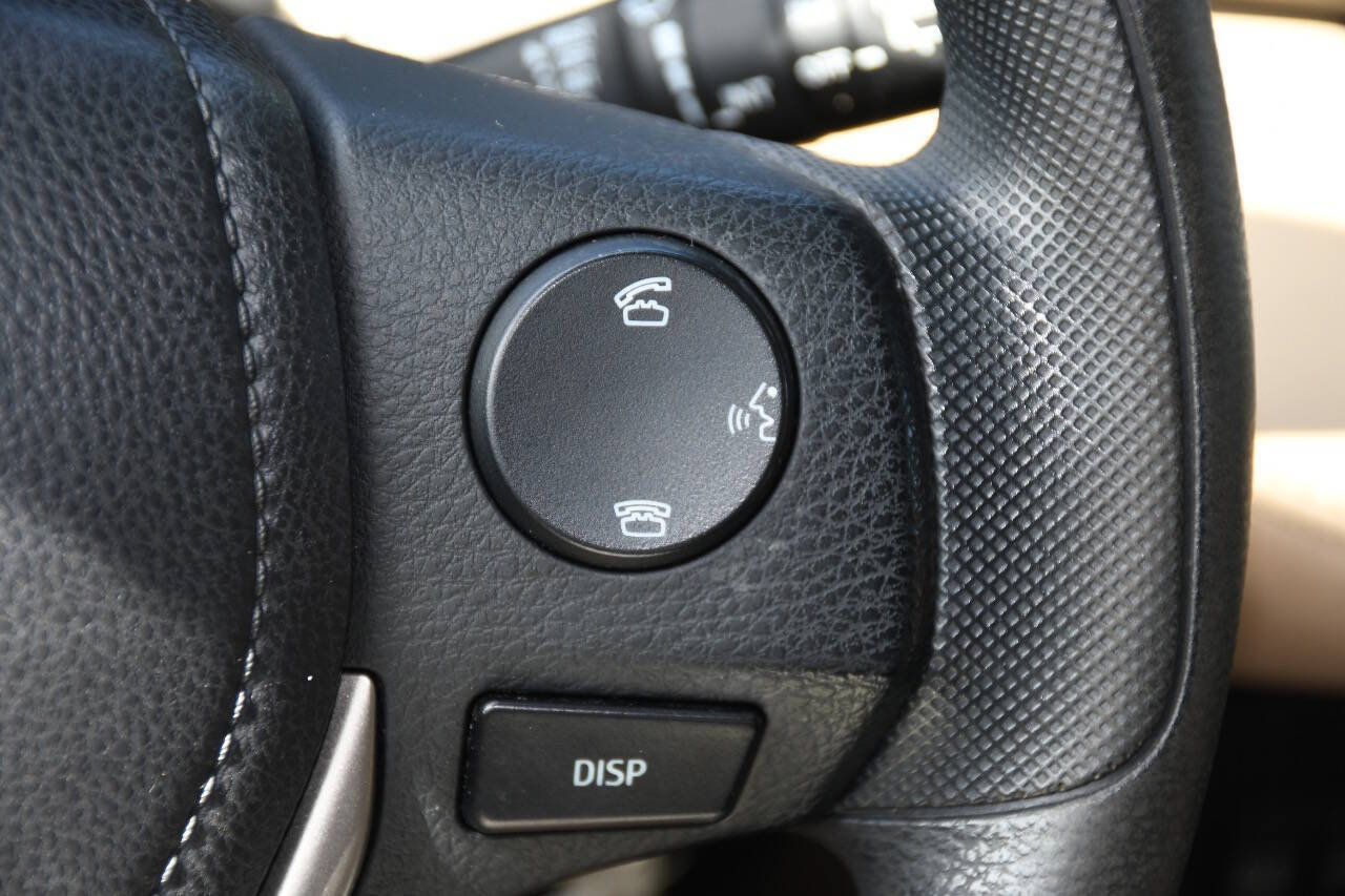 Used 2015 Toyota RAV4 XLE AWD/4WD image 29