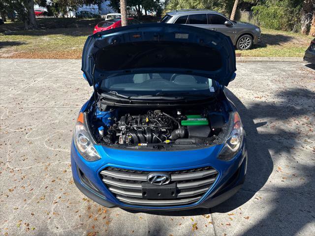 Used 2017 Hyundai Elantra GT image 28