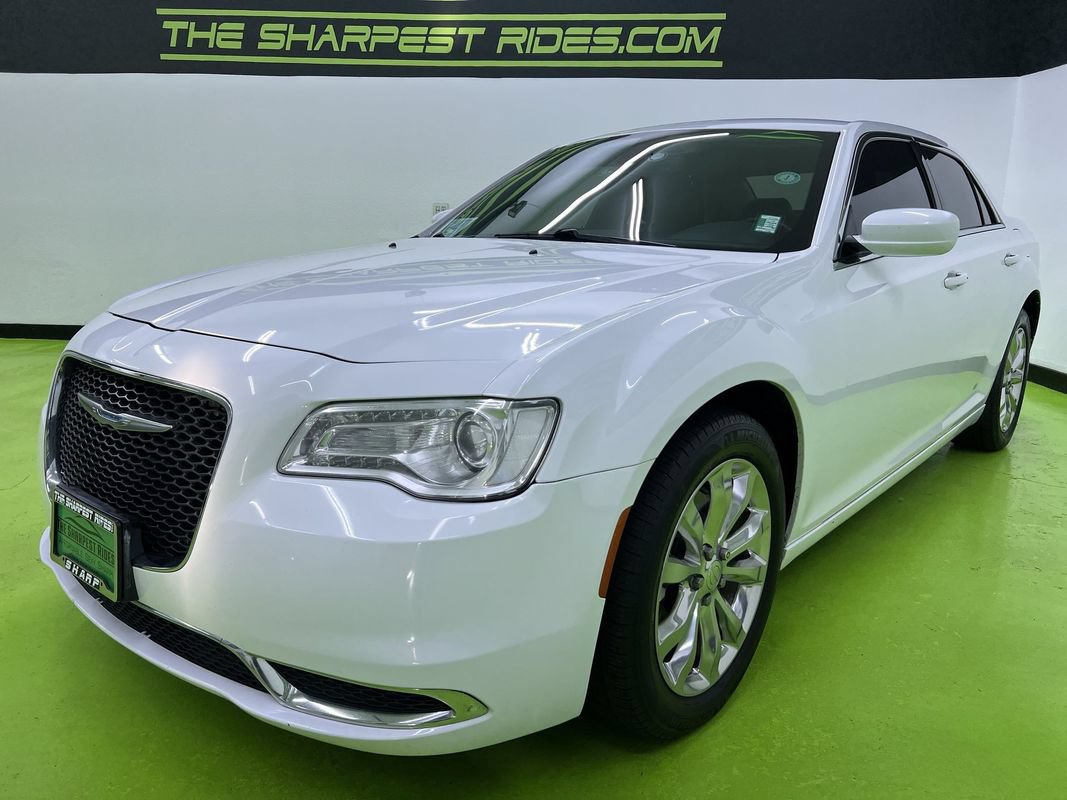 Used 2017 Chrysler 300 Limited AWD/4WD image 5