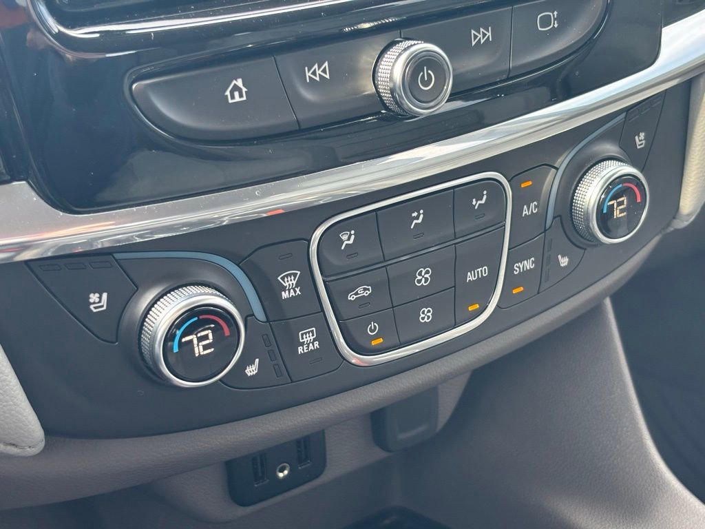 Used 2019 Chevrolet Traverse Premier w/ Driver Confidence II Package FWD image 32