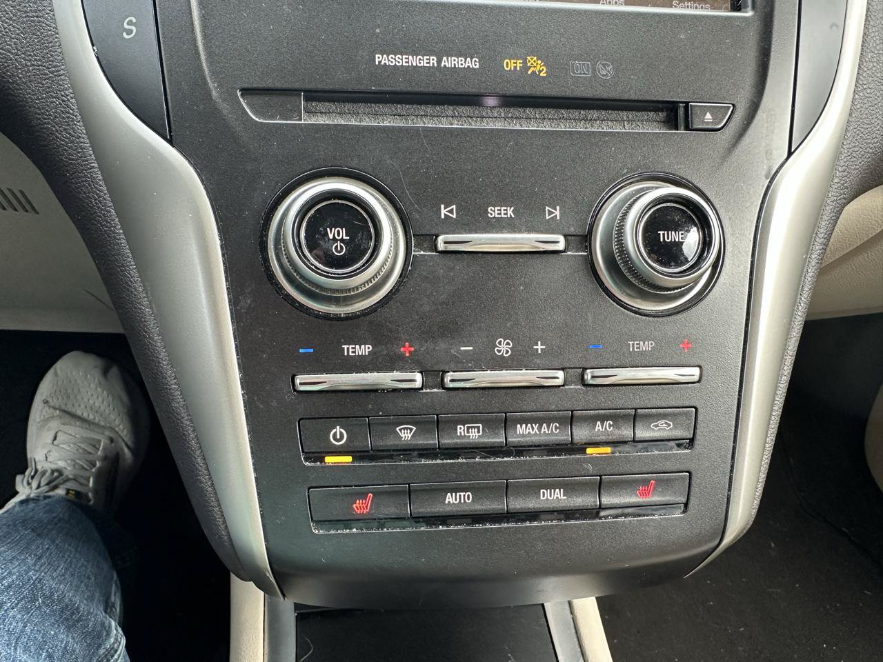 Used 2019 Lincoln MKC Select w/ Select Plus Package FWD image 18