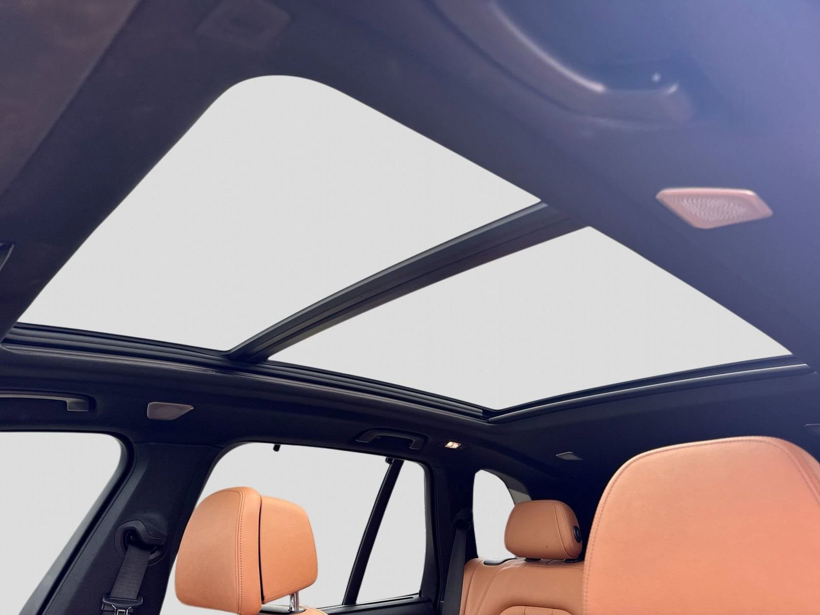 Used 2019 BMW X5 xDrive50i w/ M Sport Package image 22