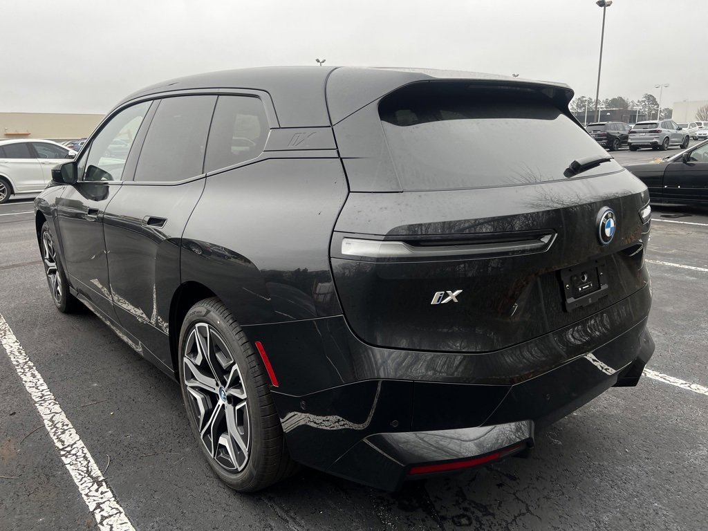 Used 2025 BMW iX xDrive50 image 9