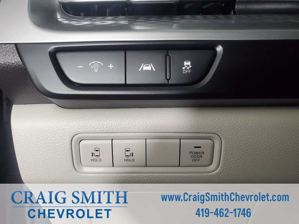 Used 2024 Kia Carnival LX FWD image 25