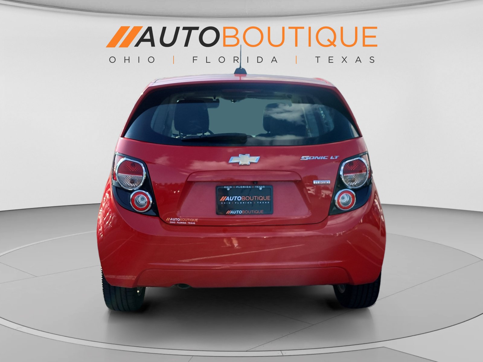 Used 2015 Chevrolet Sonic LT w/ Fun and Sun Package FWD image 4