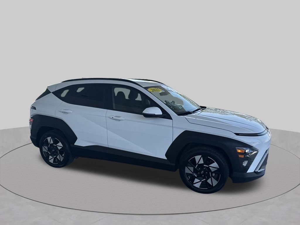 Used 2025 Hyundai Kona SEL FWD image 11