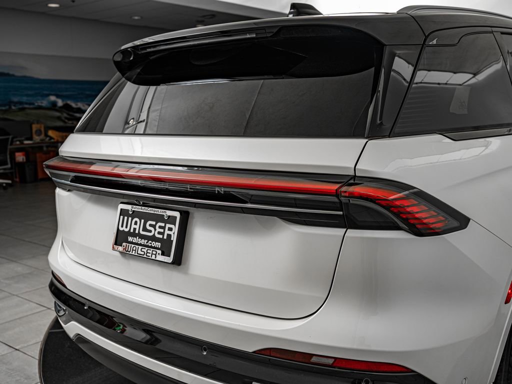 Used 2024 Lincoln Nautilus Reserve w/ Equipment Group 202A image 14