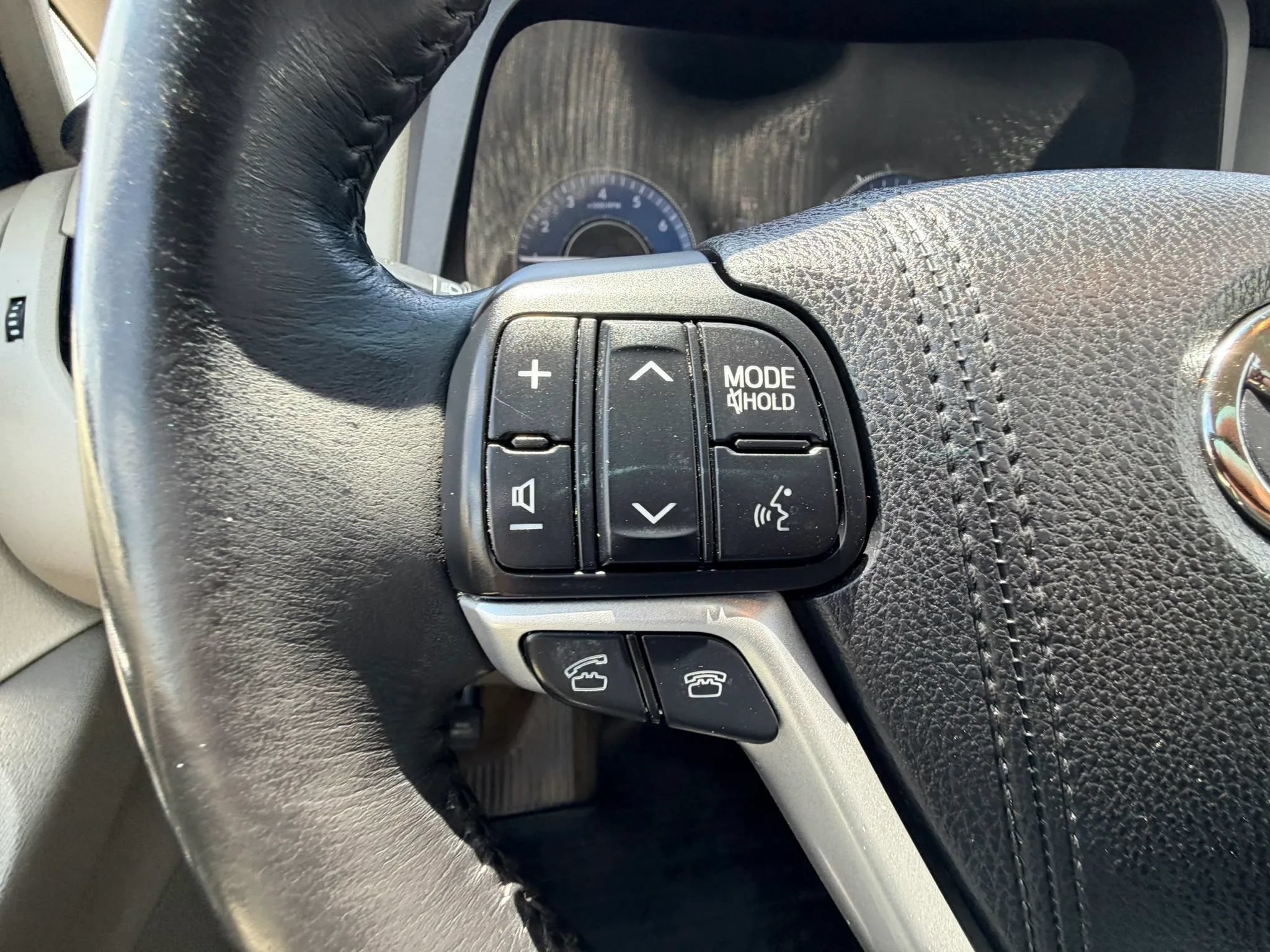 Used 2015 Toyota Sienna XLE w/ Entertainment Package FWD image 13