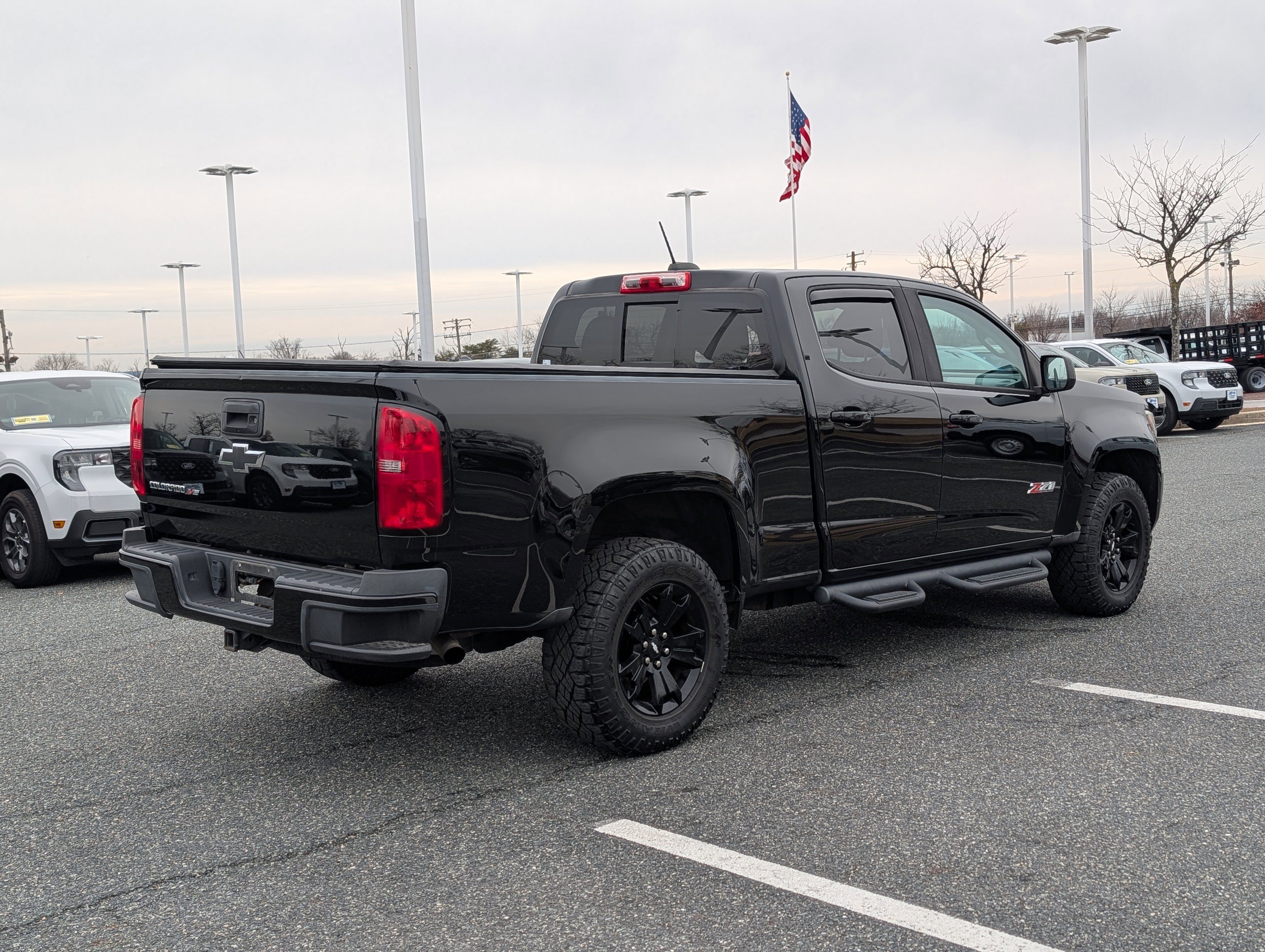 Used 2018 Chevrolet Colorado Z71 w/ Z71 Midnight Edition image 3
